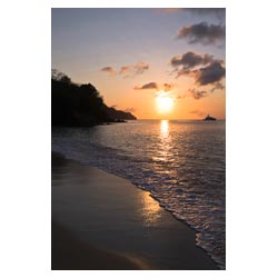 caribbean sunset
 admiralty bay bequia beach sunset  photo stock